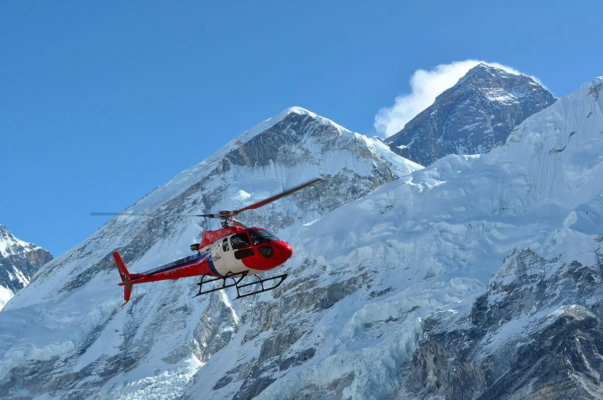 Can helicopter land in Mount Everest? - Aviation in Nepal