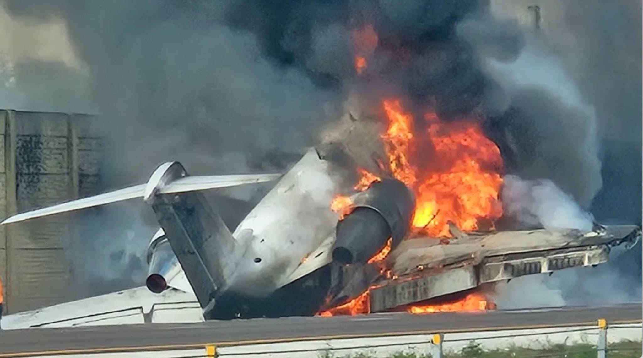 Florida Plane Crash in Highway - Aviation in Nepal (Internet Photo)